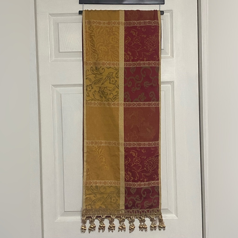 Pier 1 Imports Burgundy and Gold Elegant Patterned Table Runner Size 14” x 72”